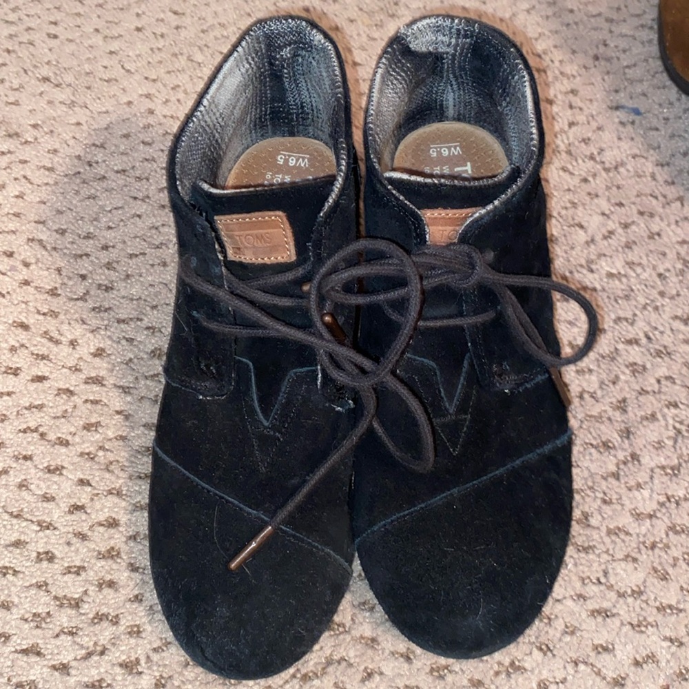 Women’s wedged Tom’s